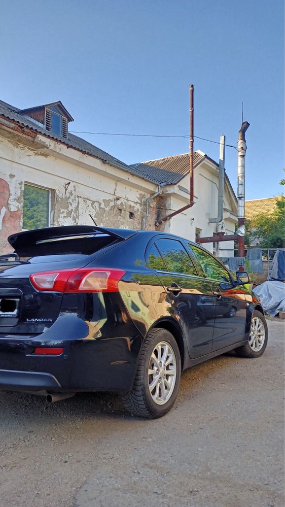 Автомобіль Mitsubishi