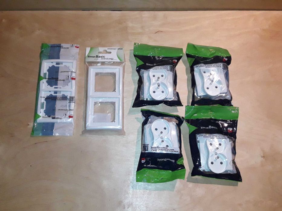 Gniazdo Gniazda wtyczkowe podwójne plus ramki