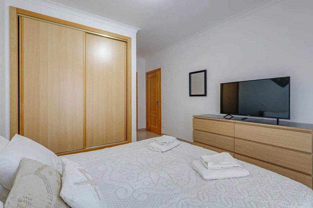 Apartamento T2 com Piscinas a 5 Min da Praia – Armação de Pêra Algarve