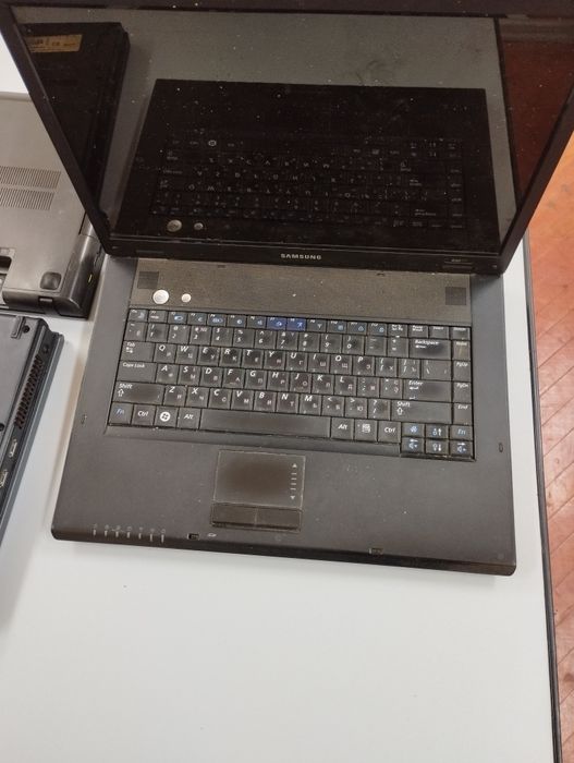 Ноутбуки HP Compaq 6715b, samsung R60 plus