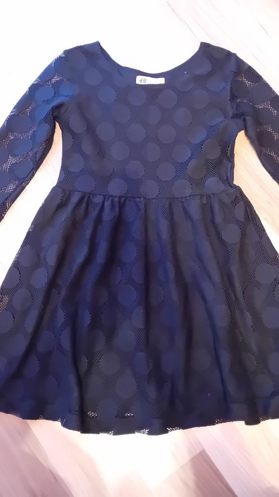 Śliczna czarna sukienka święta H&M rozmiar 134