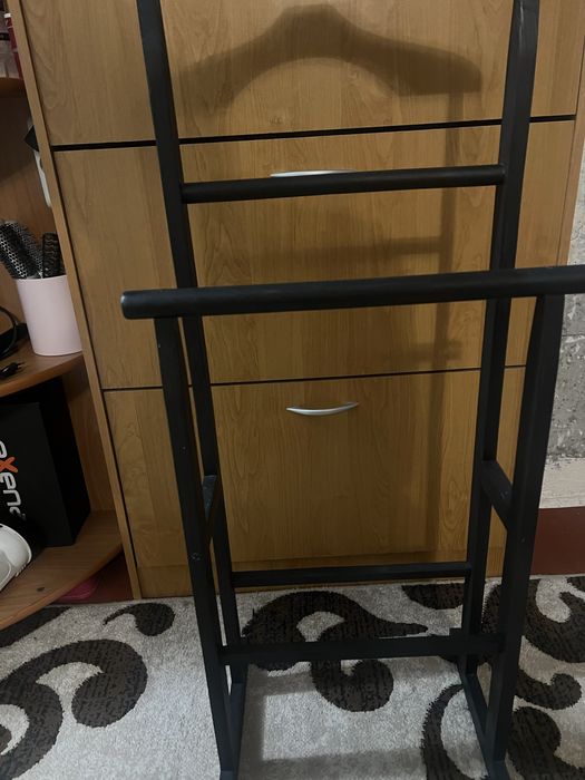 Переносная напольная вешалка