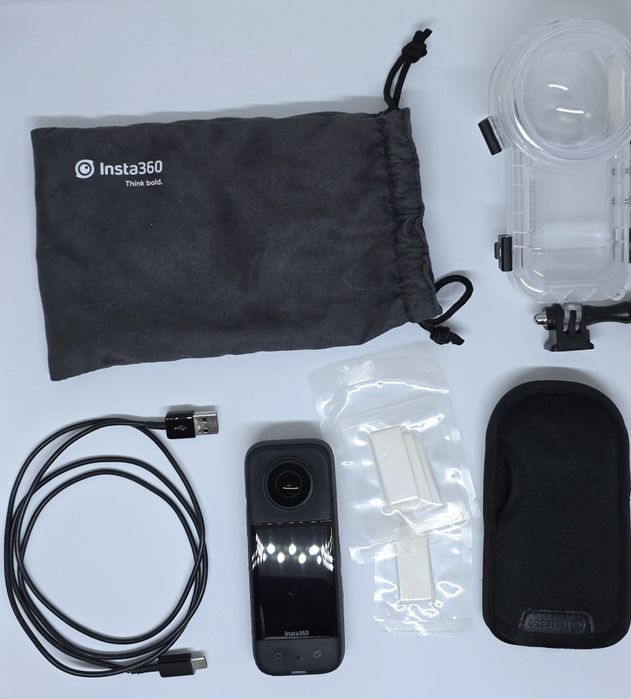 Insta360 x3 c/ caixa de mergulho