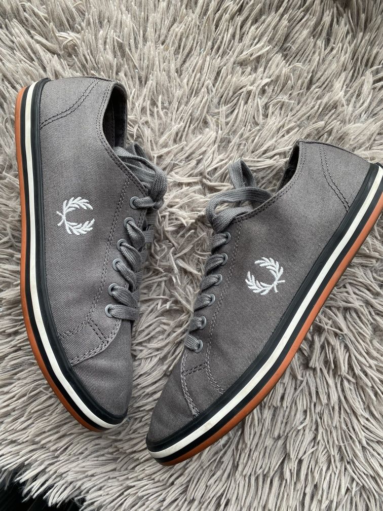 Классические кроссовки, кеды FRED PERRY,