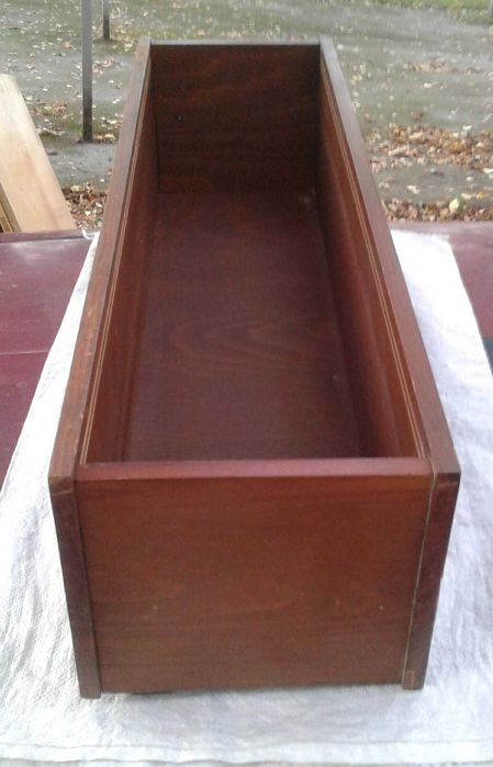 Сервант у комплекті з навісними полками давніх часів Можлива доставка