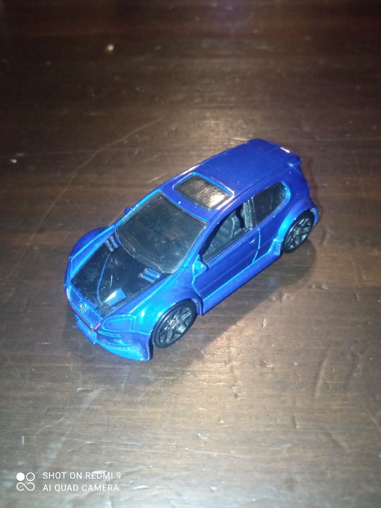 Volkswagen Golf GTI hot wheels granatowy A