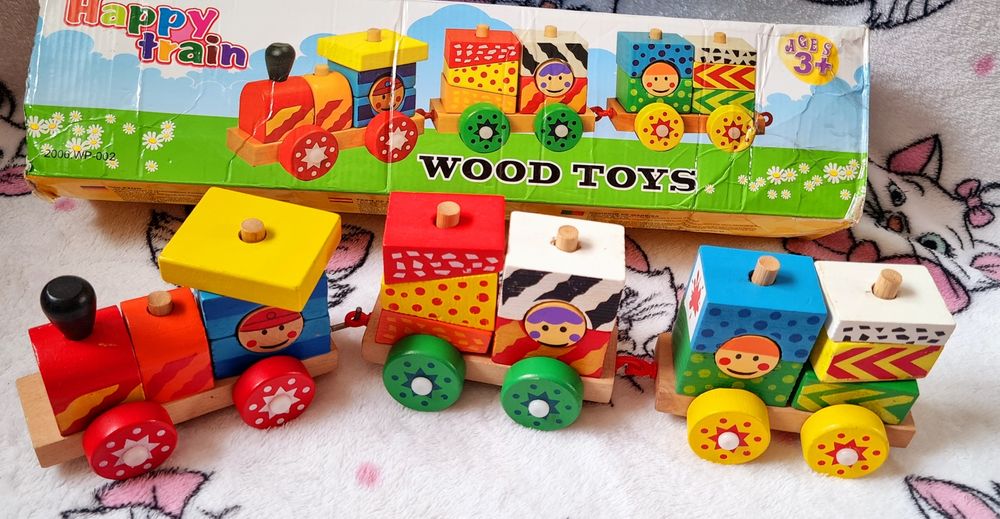 Дерев'яна іграшка ,сортер "Поїзд "