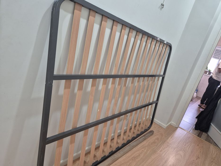 Vendo base de cama e estrado