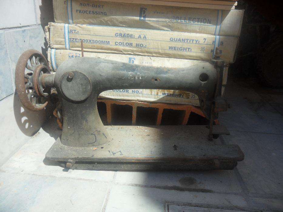 Máquina de costura antiga