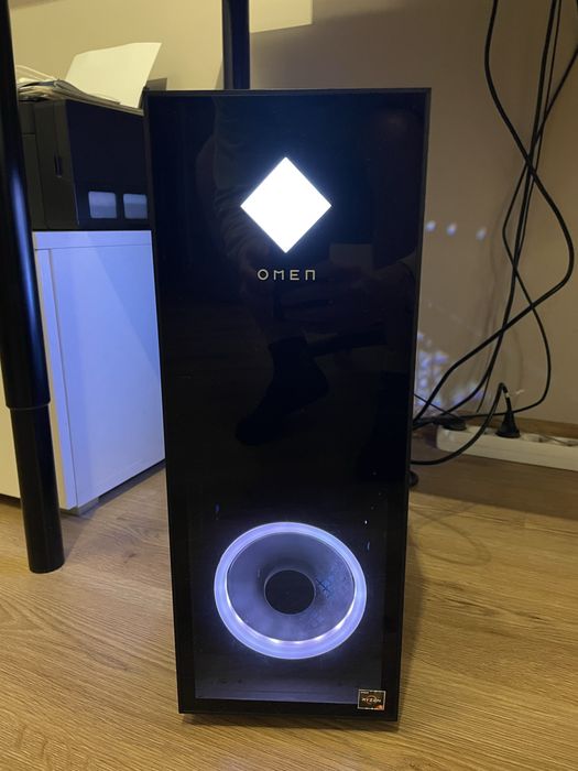 Komputer OMEN + mysz klawiatura sluchawki monitor