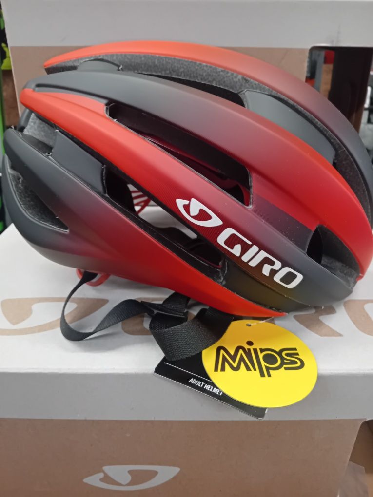 Nowy kask Giro Synthe Mips II M