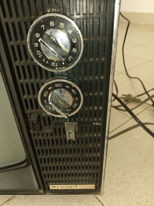 Televisão antiga