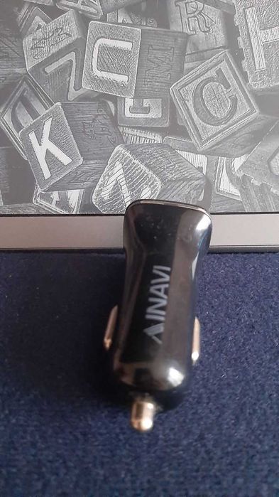 Зарядне в прикурювач