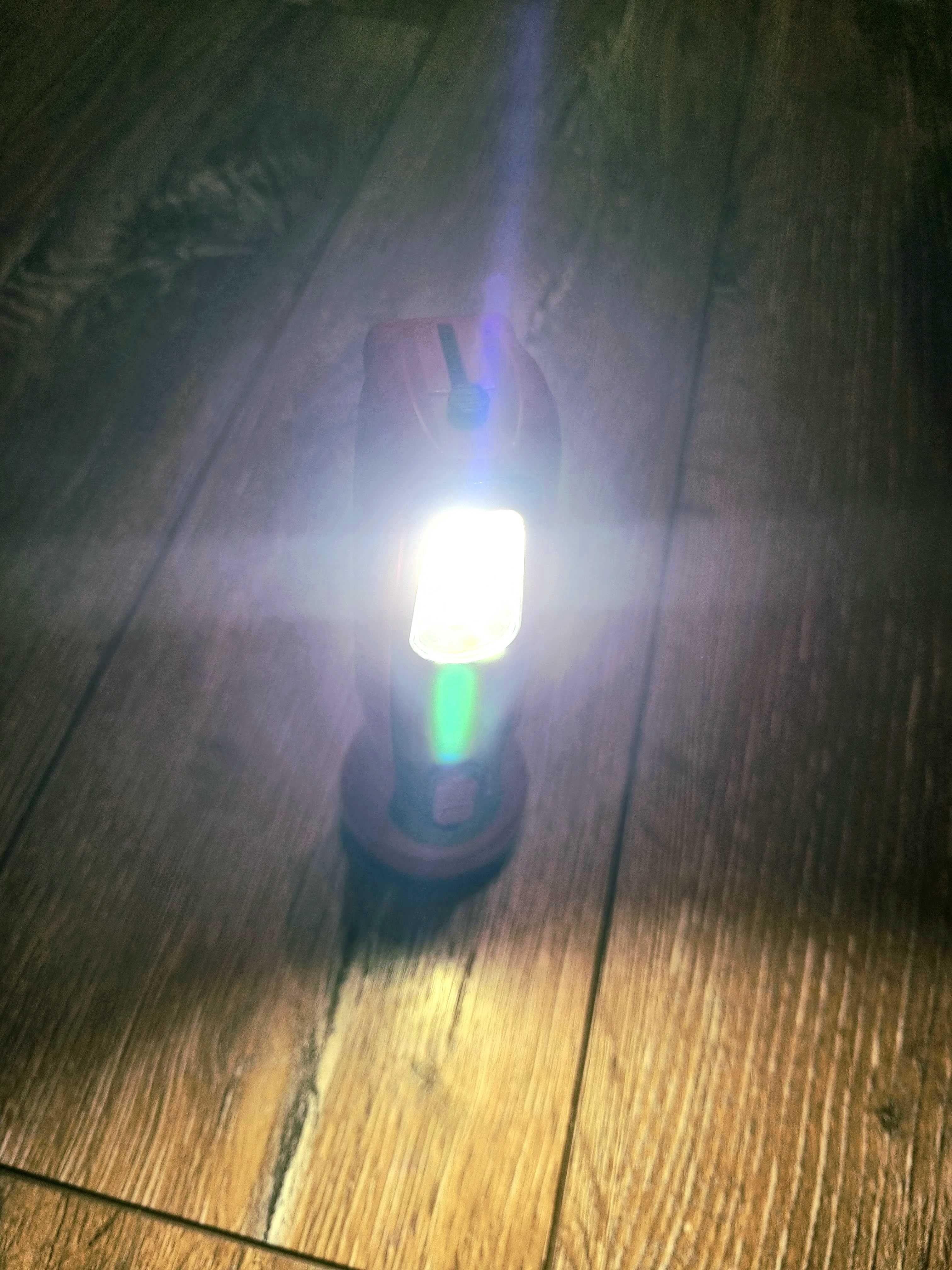 Фонарь LED (диодный) ручной аккумуляторный с зарядкой от розетки 220В