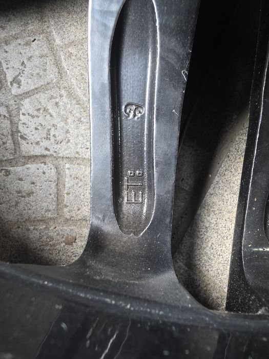 Комплект дисків для Audi R19
Ет25
8J