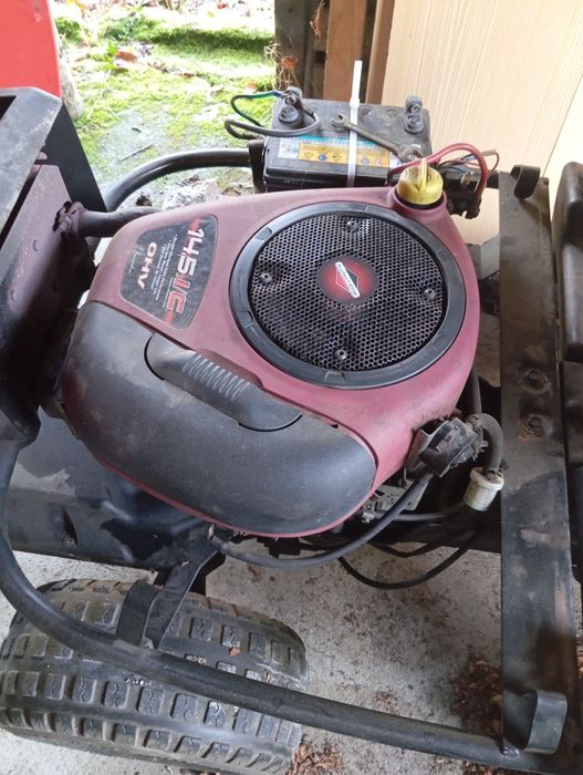 Trator corta relva Jonsered