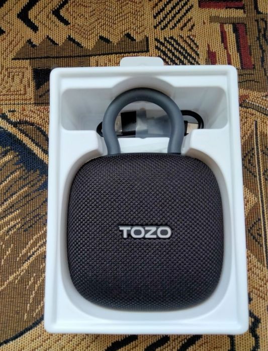 Преміум звук 10w/32H/ipx8/ портативна блютуз колонка Tozo PE1