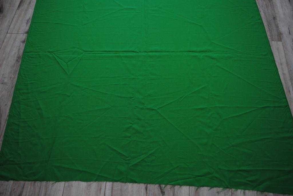 Ткань ярко зеленая синтетическая костюмная 4,1*1,52+ подкладка в тон