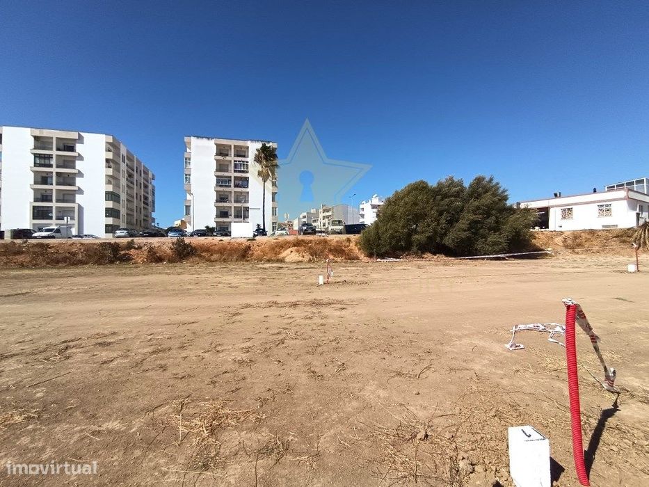Lote Exclusivo em Lagoa - Oportunidade de Investimento no Algarve