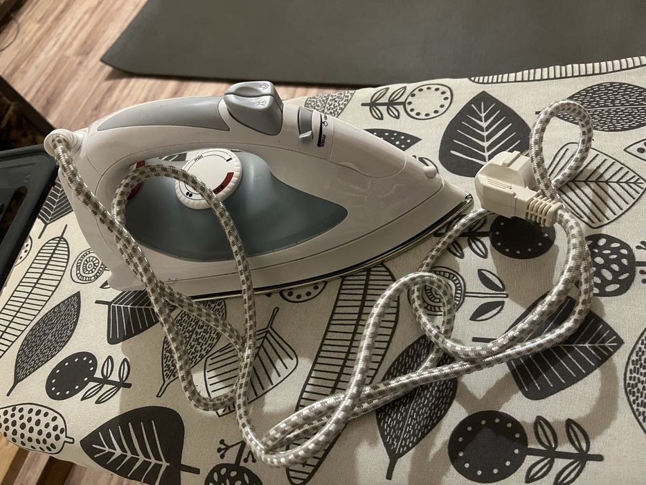 Продам Утюг! Cardinal CR-801