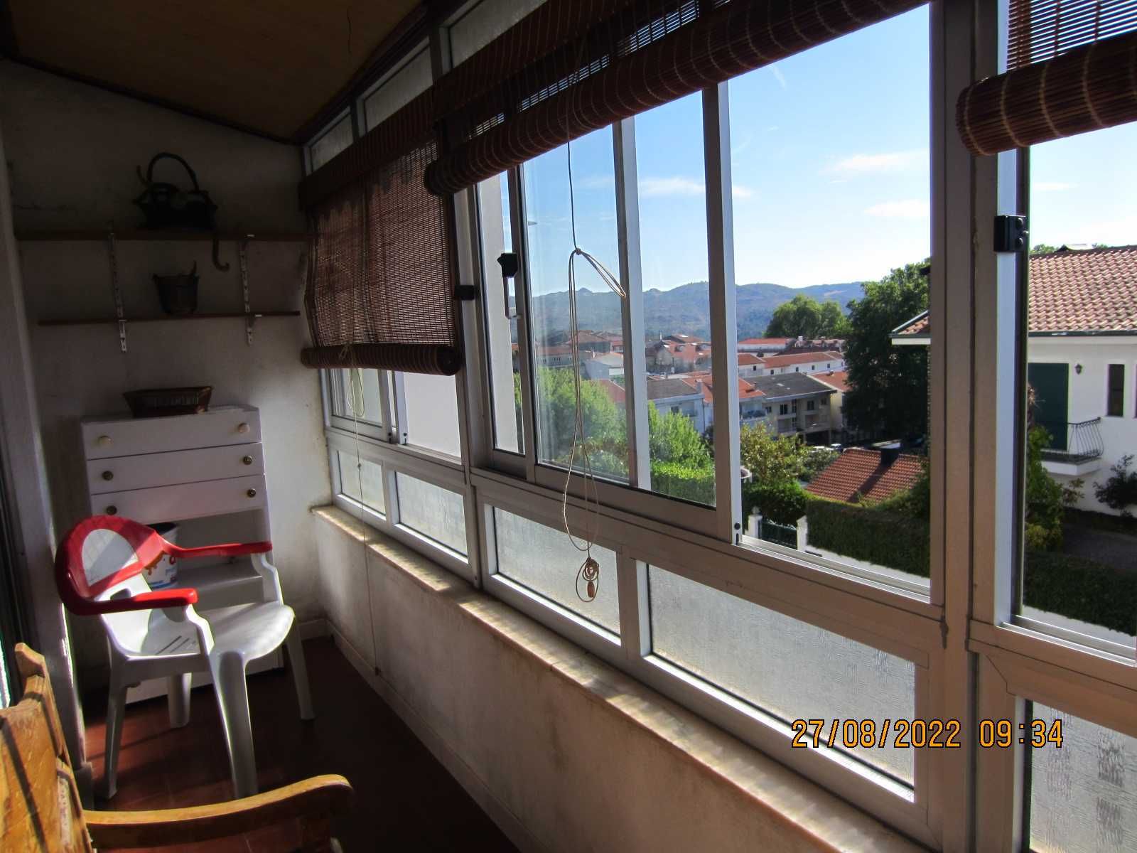 Alugo apartamento no centro de Alijó