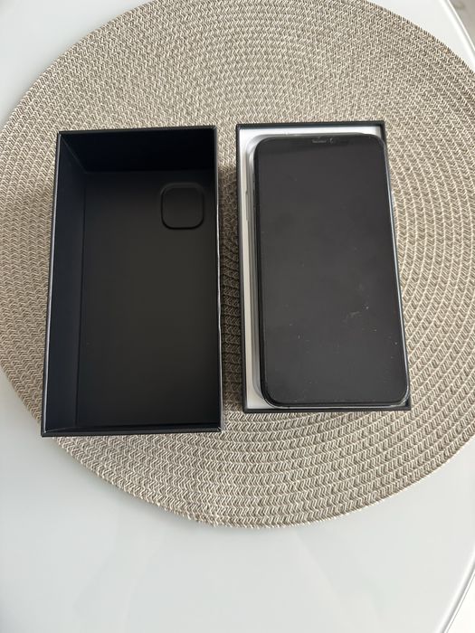 Продам Iphone 11 pro max!