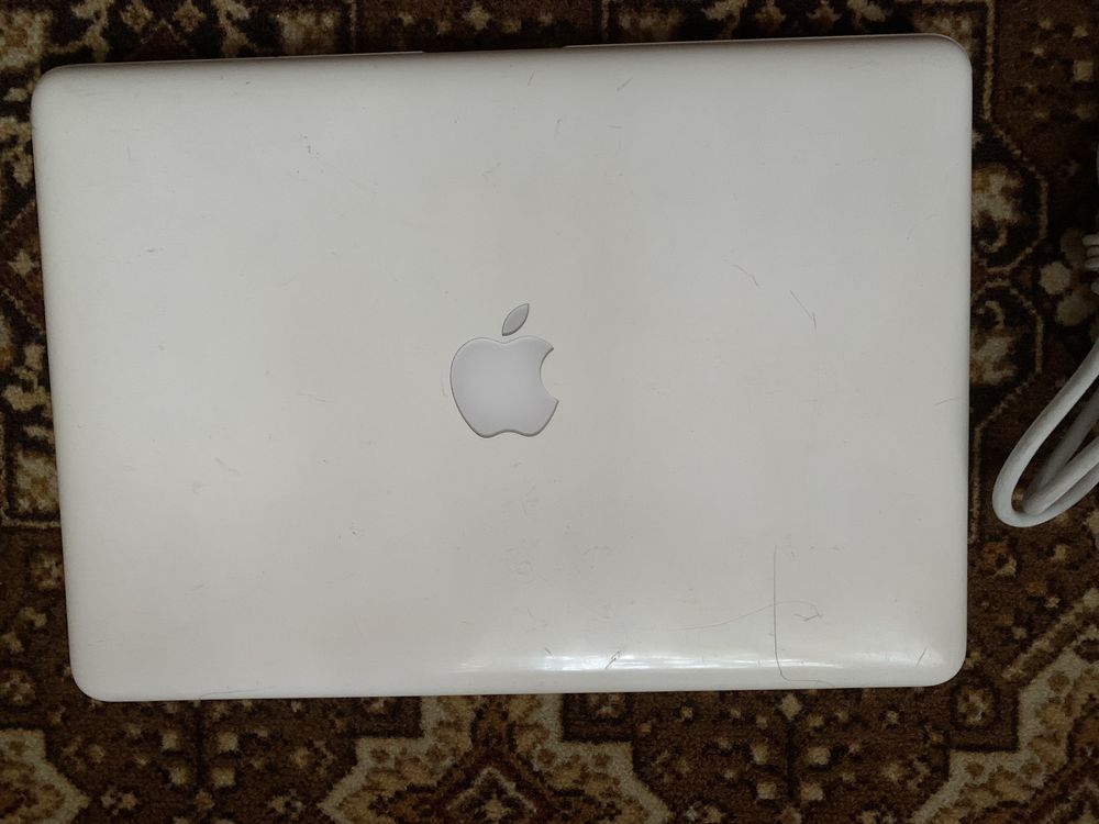Apple Macbook 2009