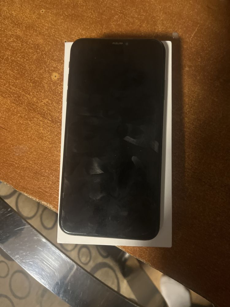 Iphone Xs Max.