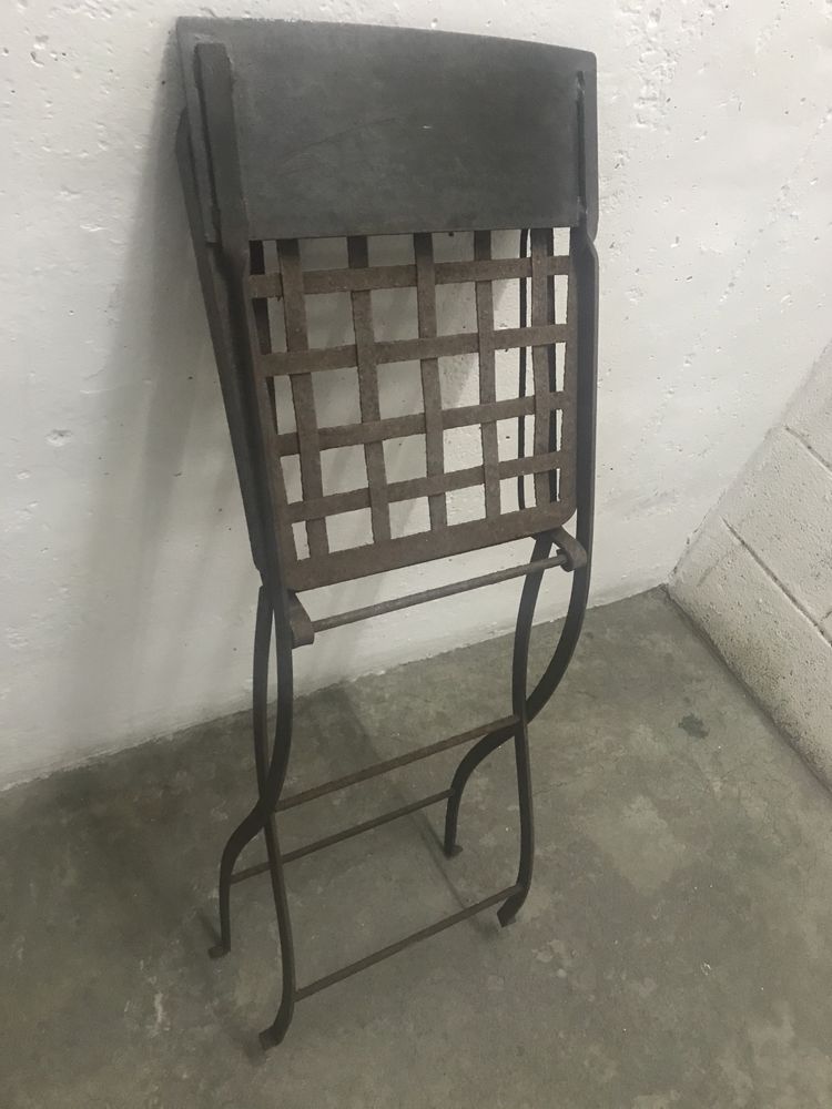 3 cadeiras em ferro forjado