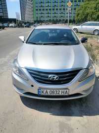 Автопарк здає на прокат Hyundai Sonata під викуп.