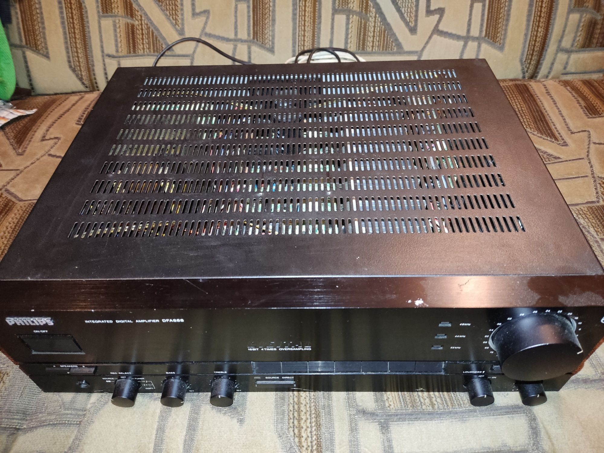 Продается усилитель Philips dfa 888