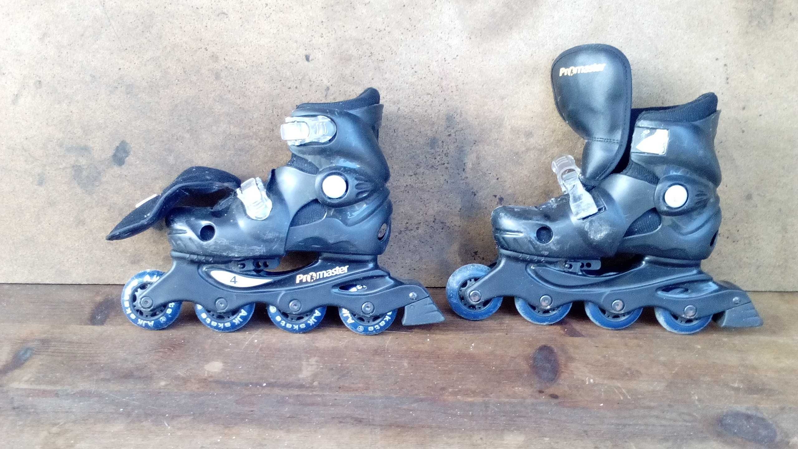 Raquete ténis e patins em linha