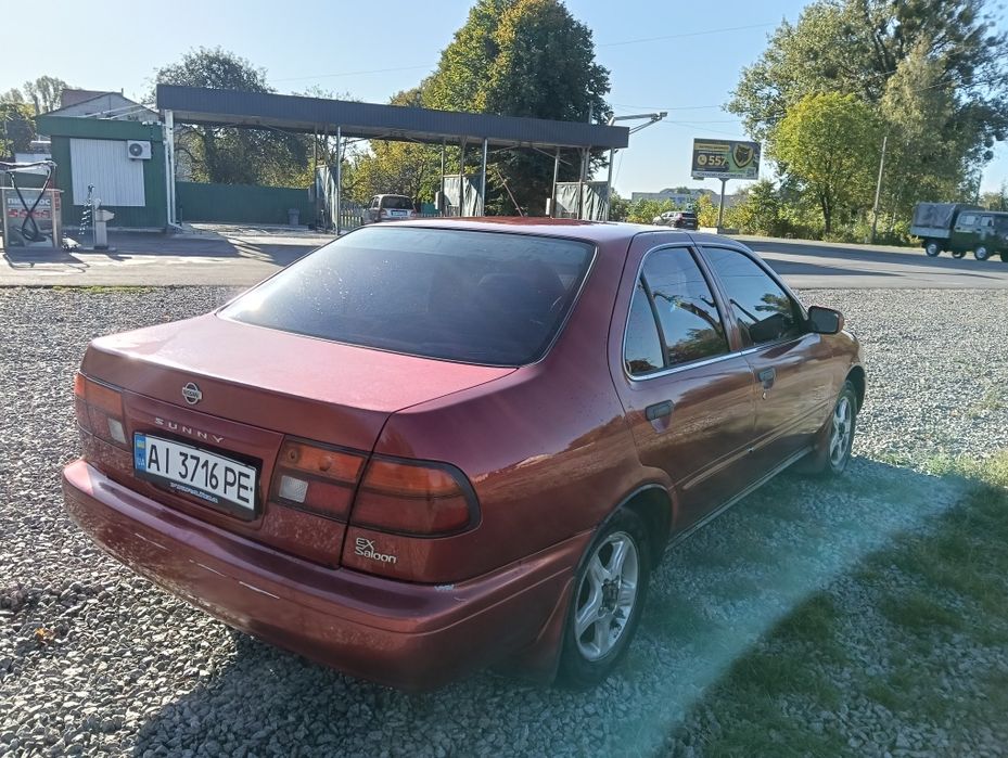 Автомобіль nissan sunny 1.6 можливий обмін