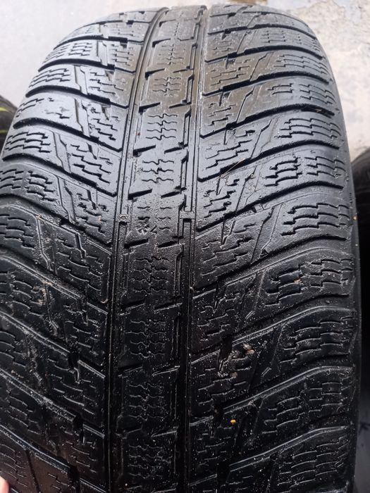Продам зимову гуму нокіан 255 60 18