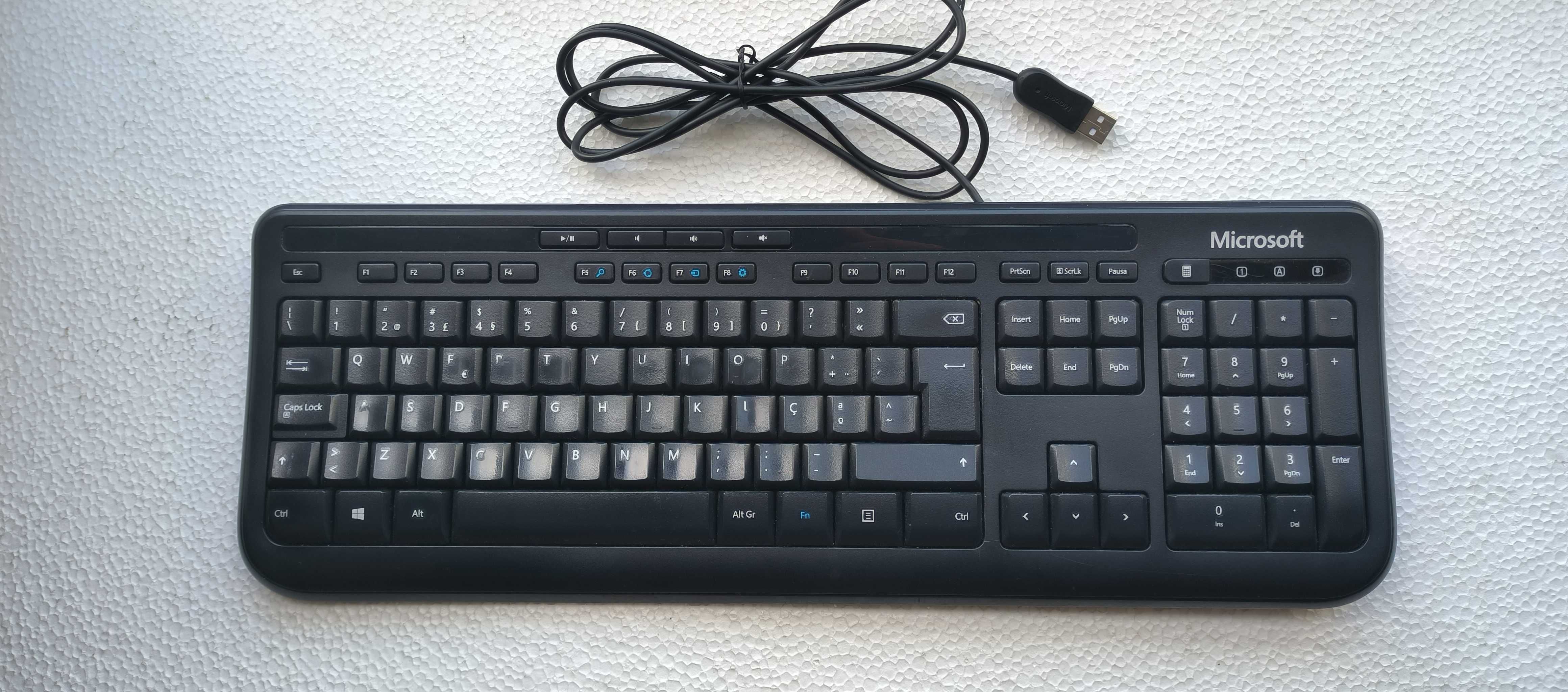 Teclado Microsoft Wired Keyboard 600: Confiabilidade para Uso Diário