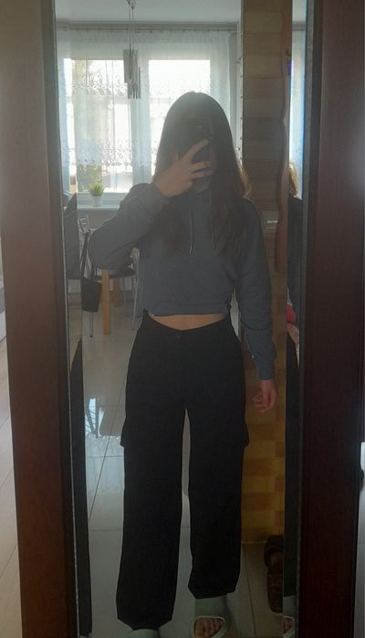 Damskie jeansy czarne z wysokim stanem i z sześcioma kieszeniami