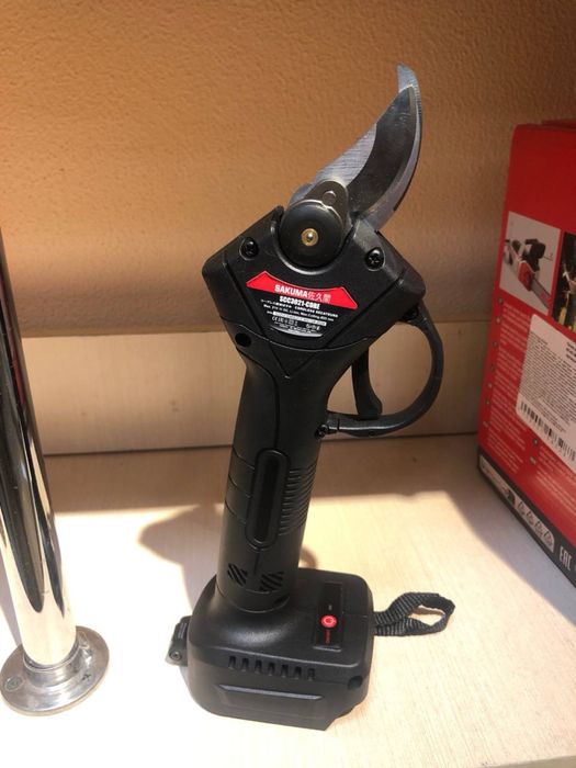 Секатор  аккумуляторный SAKUMA SCC3521-CORE SET