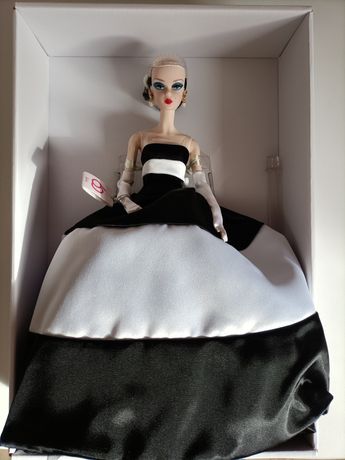 Barbie collector silkstone Black and white forever fashion model