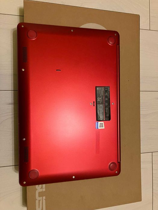 Laptop Asus Vivobook F510U czerowny