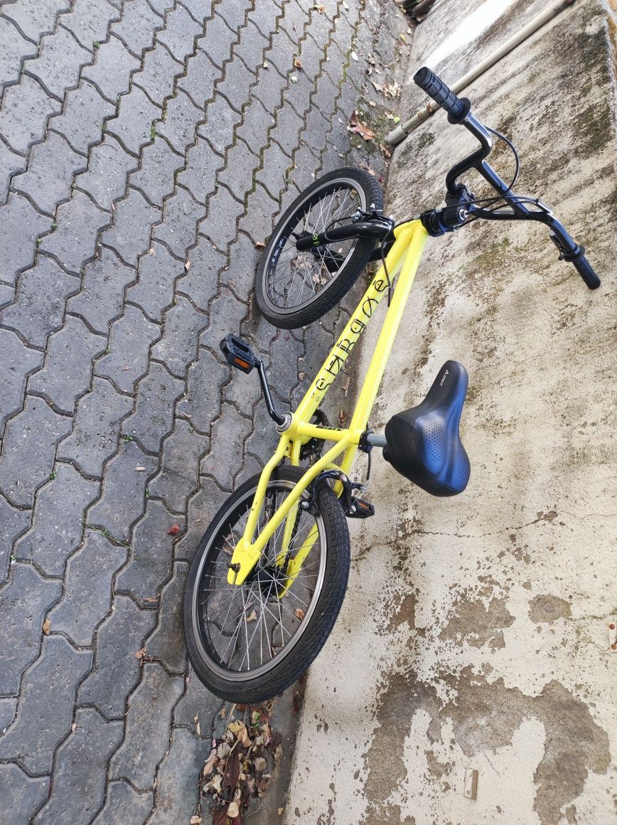 Bicicleta BMX impecável