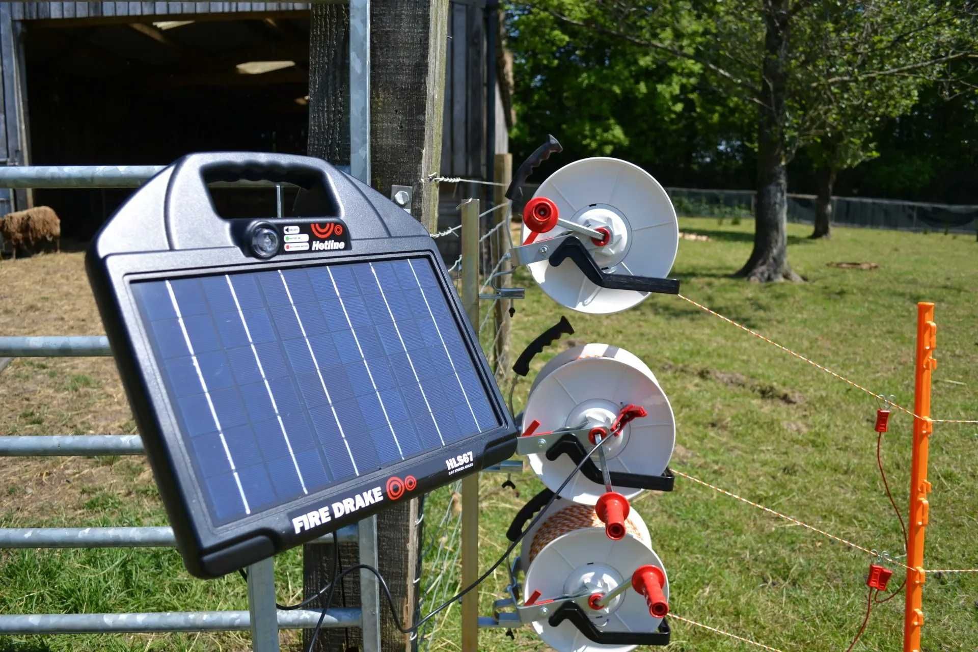 Cercas eléctricas, fita, fio e rede eléctrica entre outros