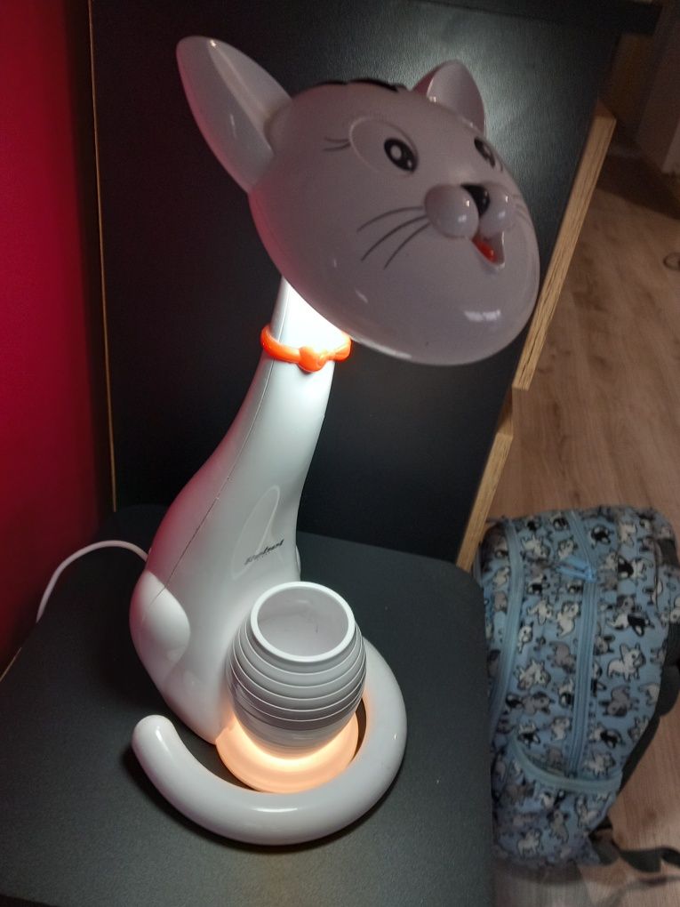 Lampka kotek uzywana sprawna.
