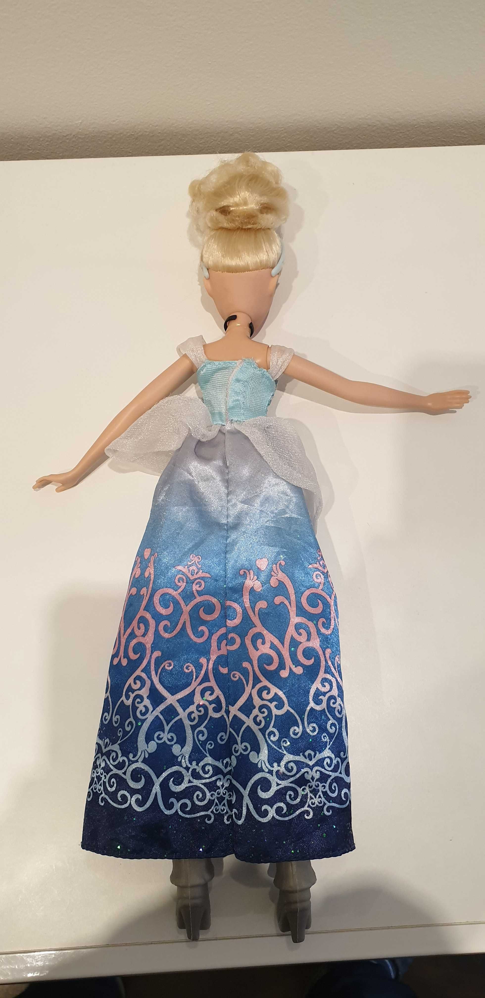 Lalka Barbie jak Elsa