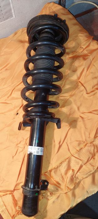 Продам стойки амортизато пружини   на Honda Accord 8