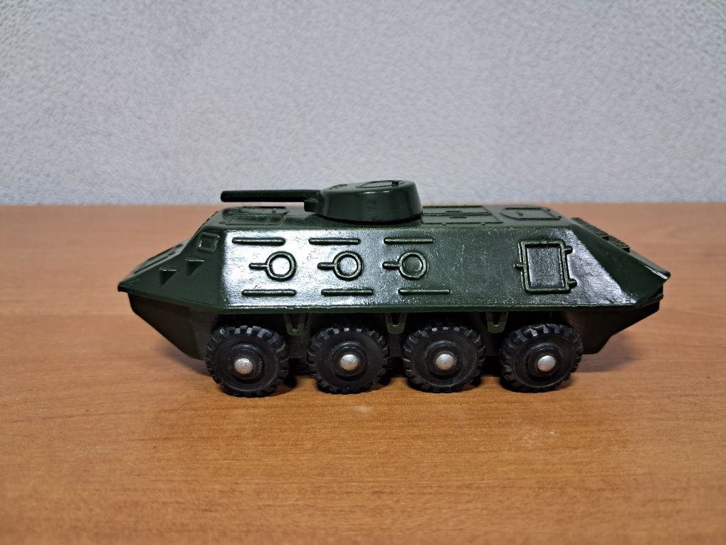 БТР игрушка СССР.