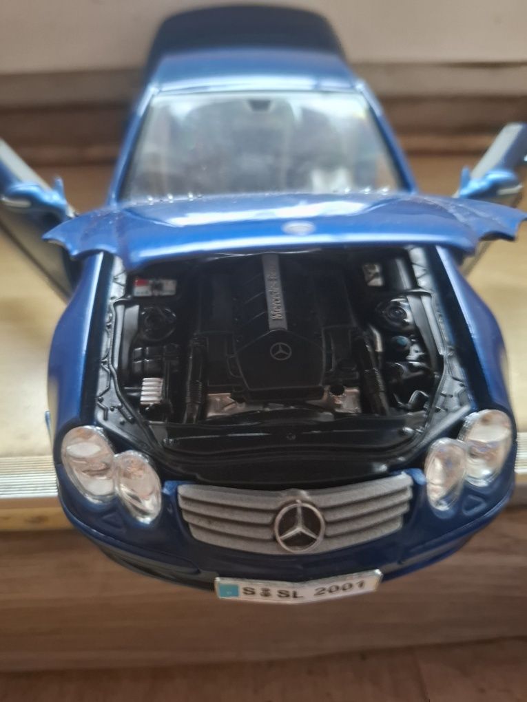 Model 1 18 Mercedes-Benz SL-Class