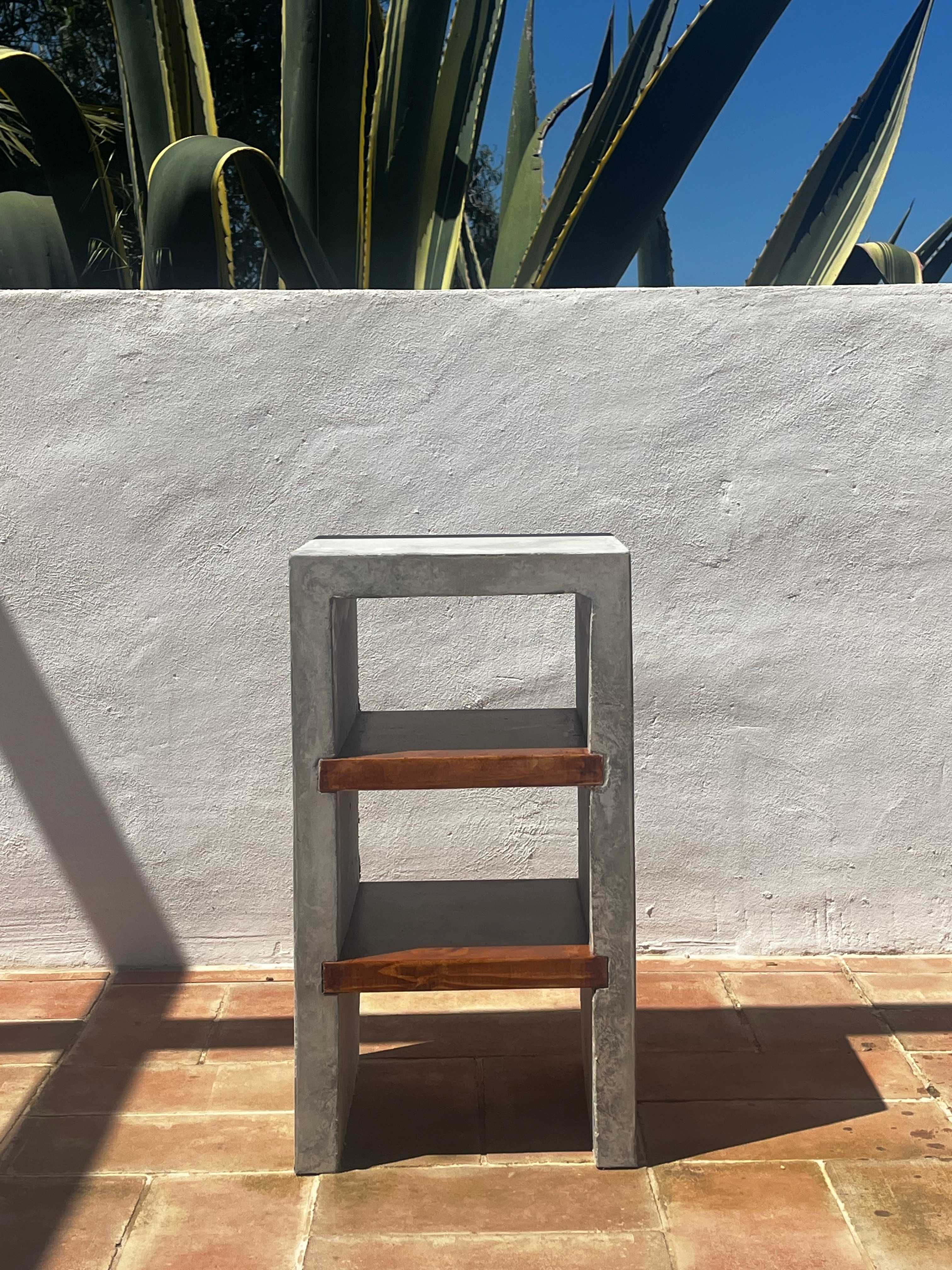 mesa cimento 2 shelves concrete table