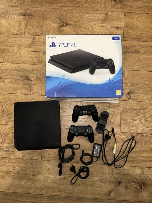 Konsola Playstation 4 Slim + 2 pady + 7 Gier