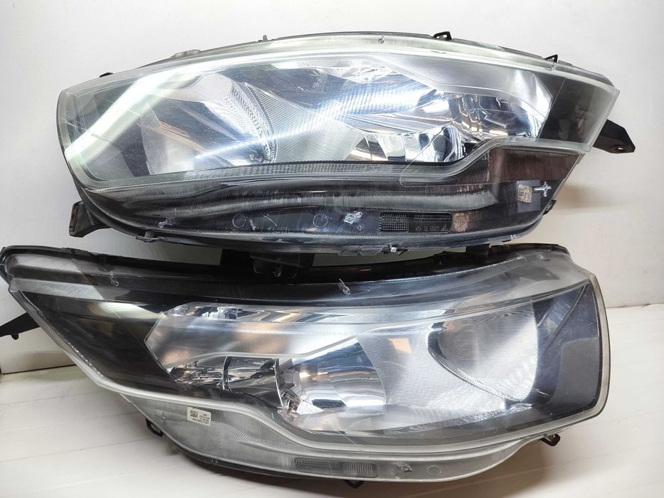 IVECO DAILY 6 VI 14-19  REFLEKTORY prawy lewy komplet ładne