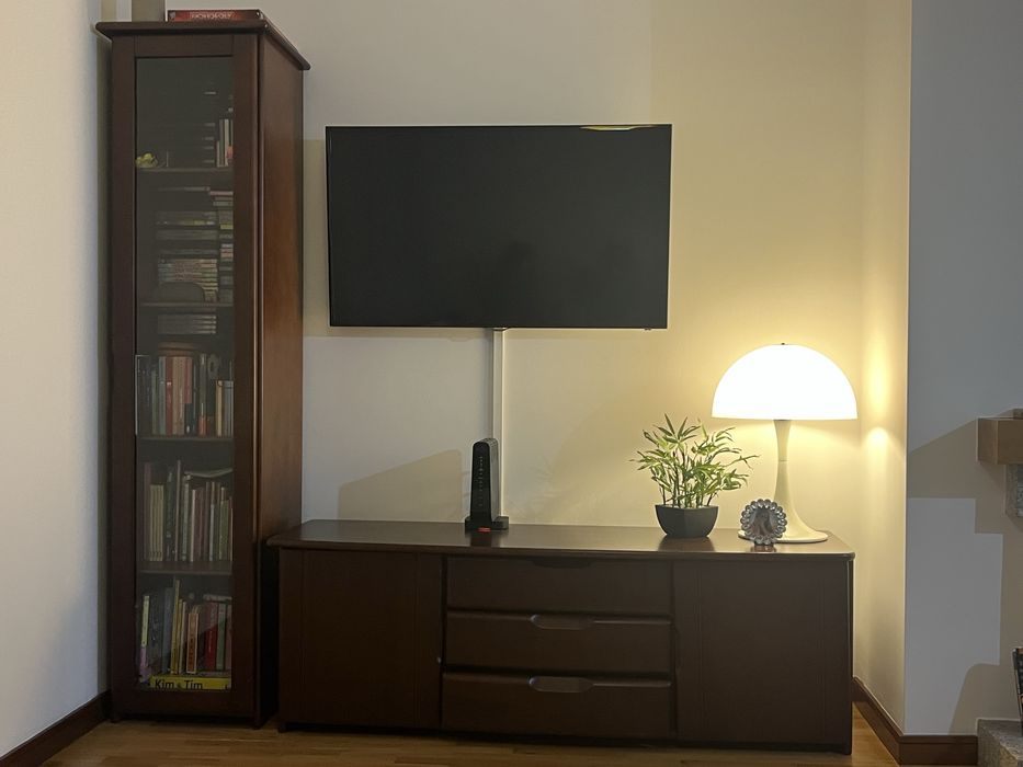 Movel TV em madeira maciça